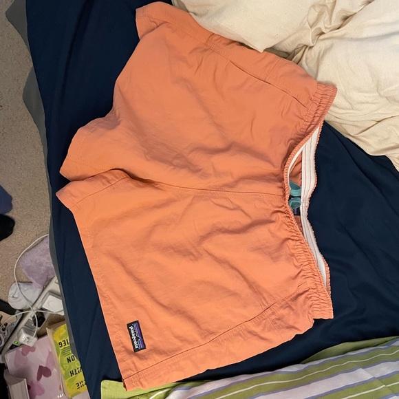 Patagonia Pants - PATAGONIA BAGGIES! 5”!